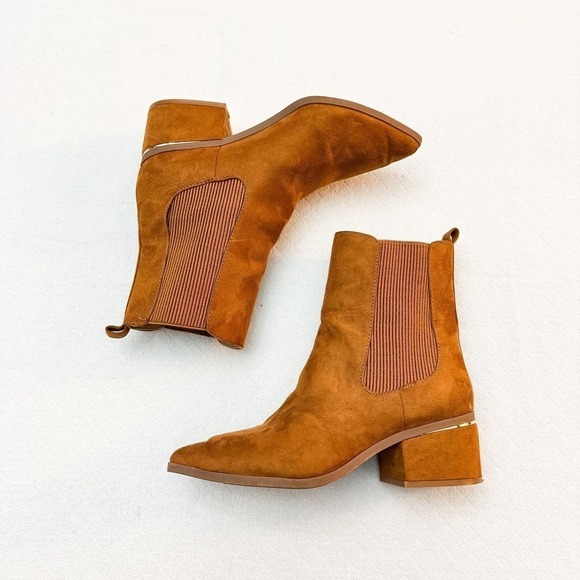 Express Faux Suede Brown/Tan Pointy Toe Booty Size 7 MINT - Picture 4 of 6